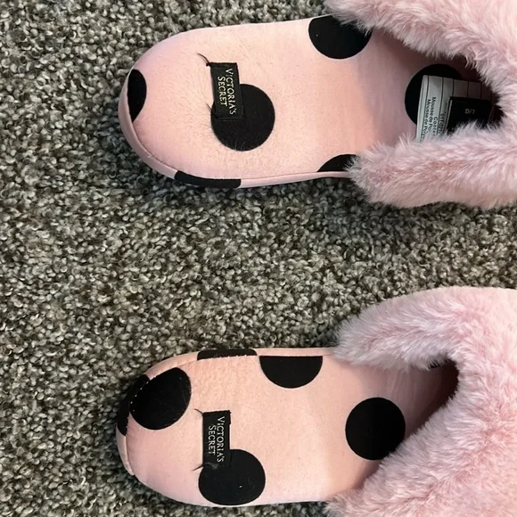 VICTORIA SECRET Pink with Black Polkadots Slippers - Picture 7 of 7